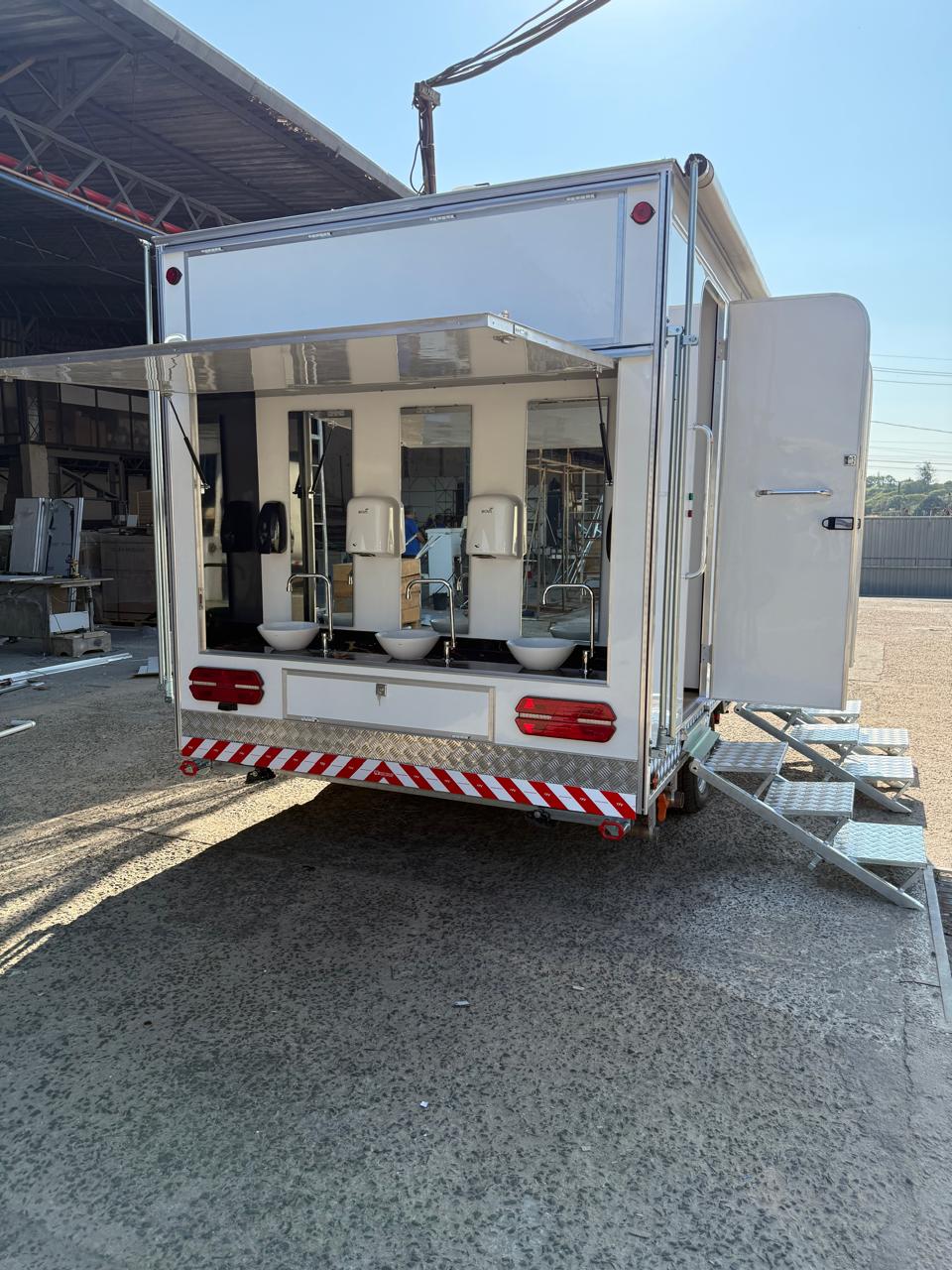 RT 350 Banheiro 06 box - pias externas